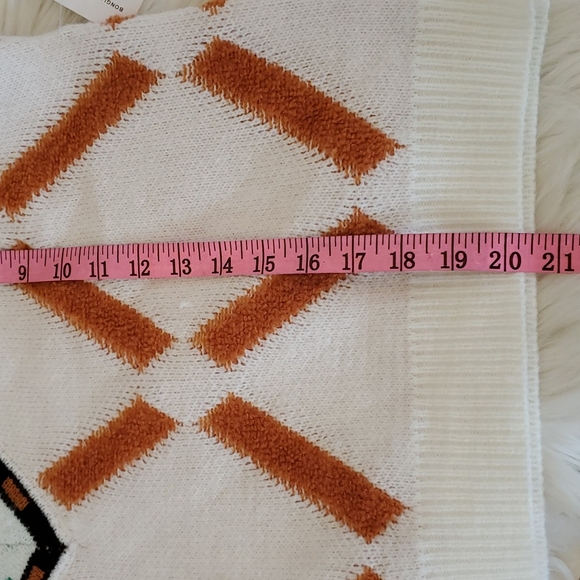 Anthropologie's Entro Pullover V-neck Aztec Print Sweater - Picture 9 of 10